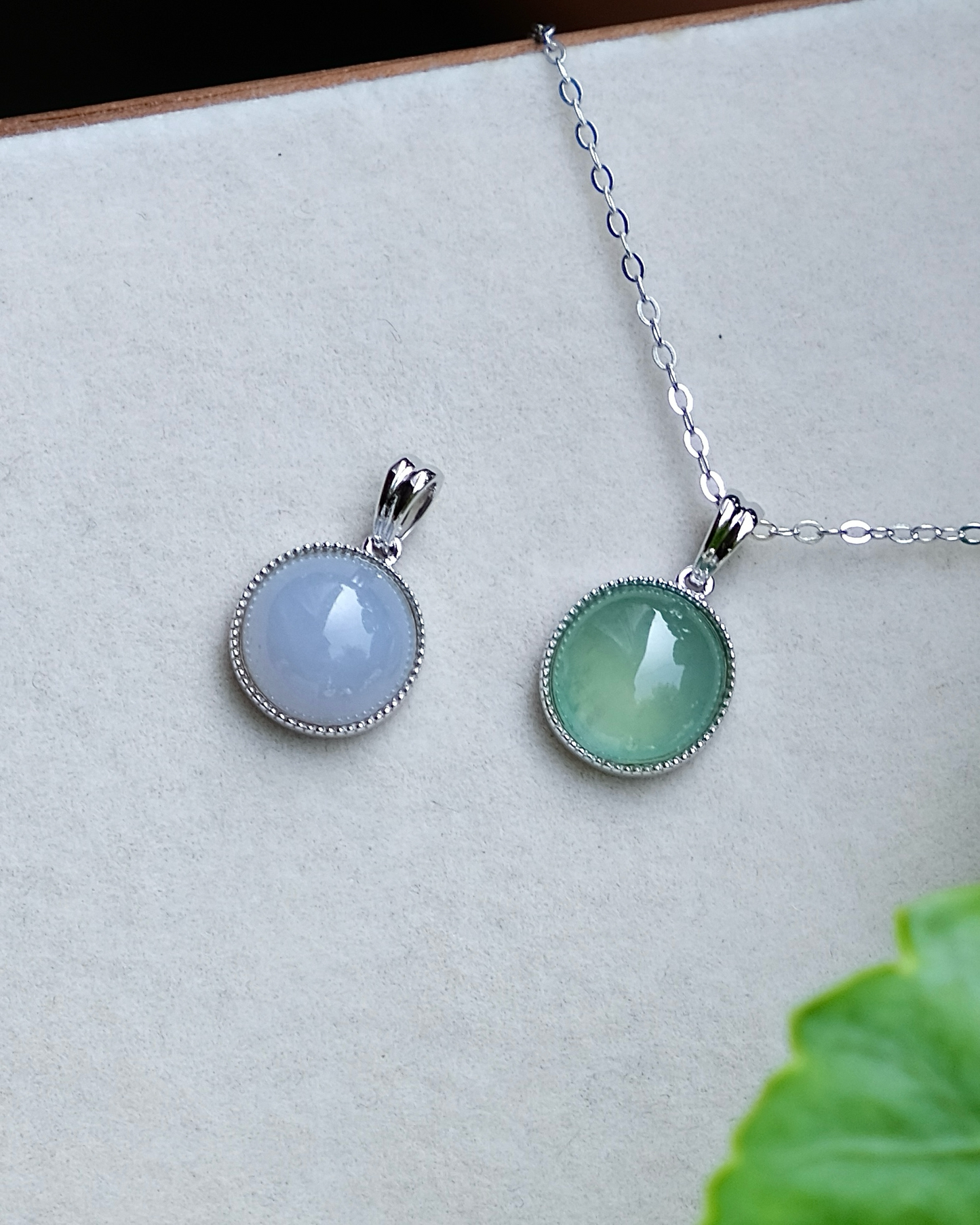 Soft Halo Pendant - Lavender Mist (18K Gold)