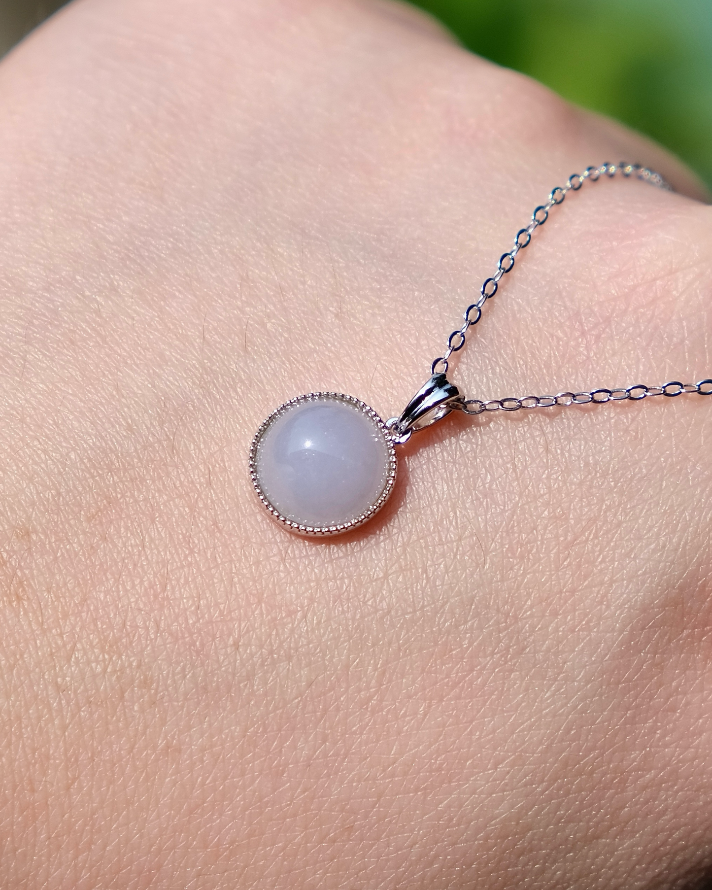 Soft Halo Pendant - Lavender Mist (18K Gold)