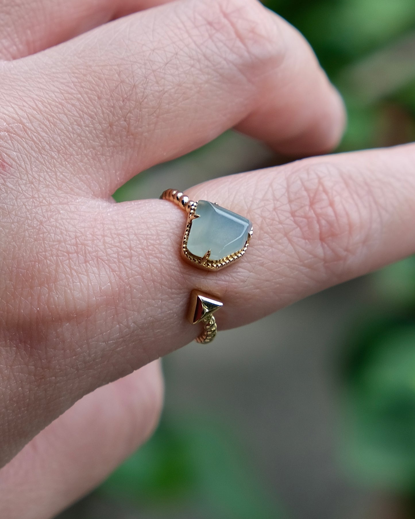Glacier Curve Jade Ring (18K Gold)