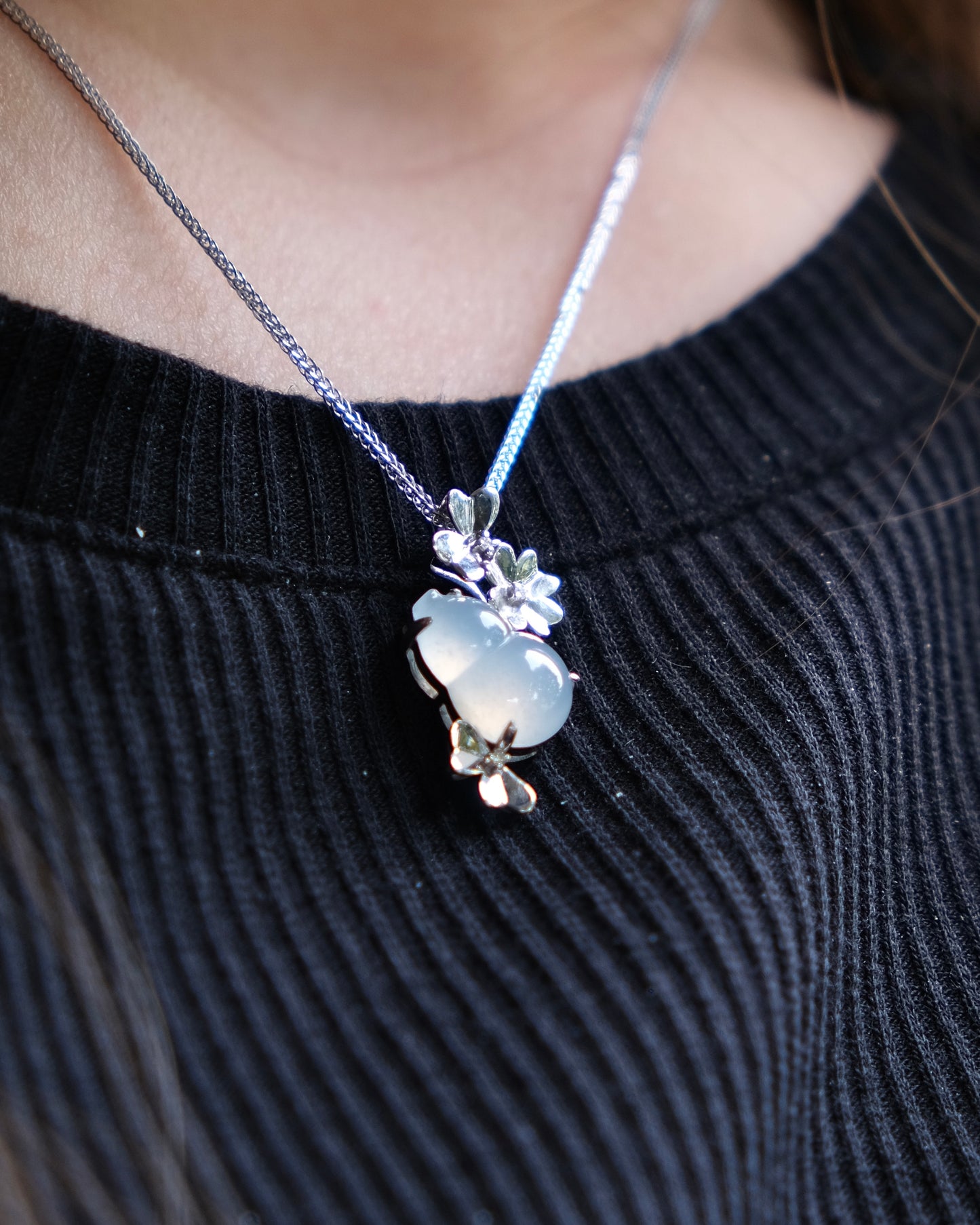 Lumière Hulu - Jade Pendant