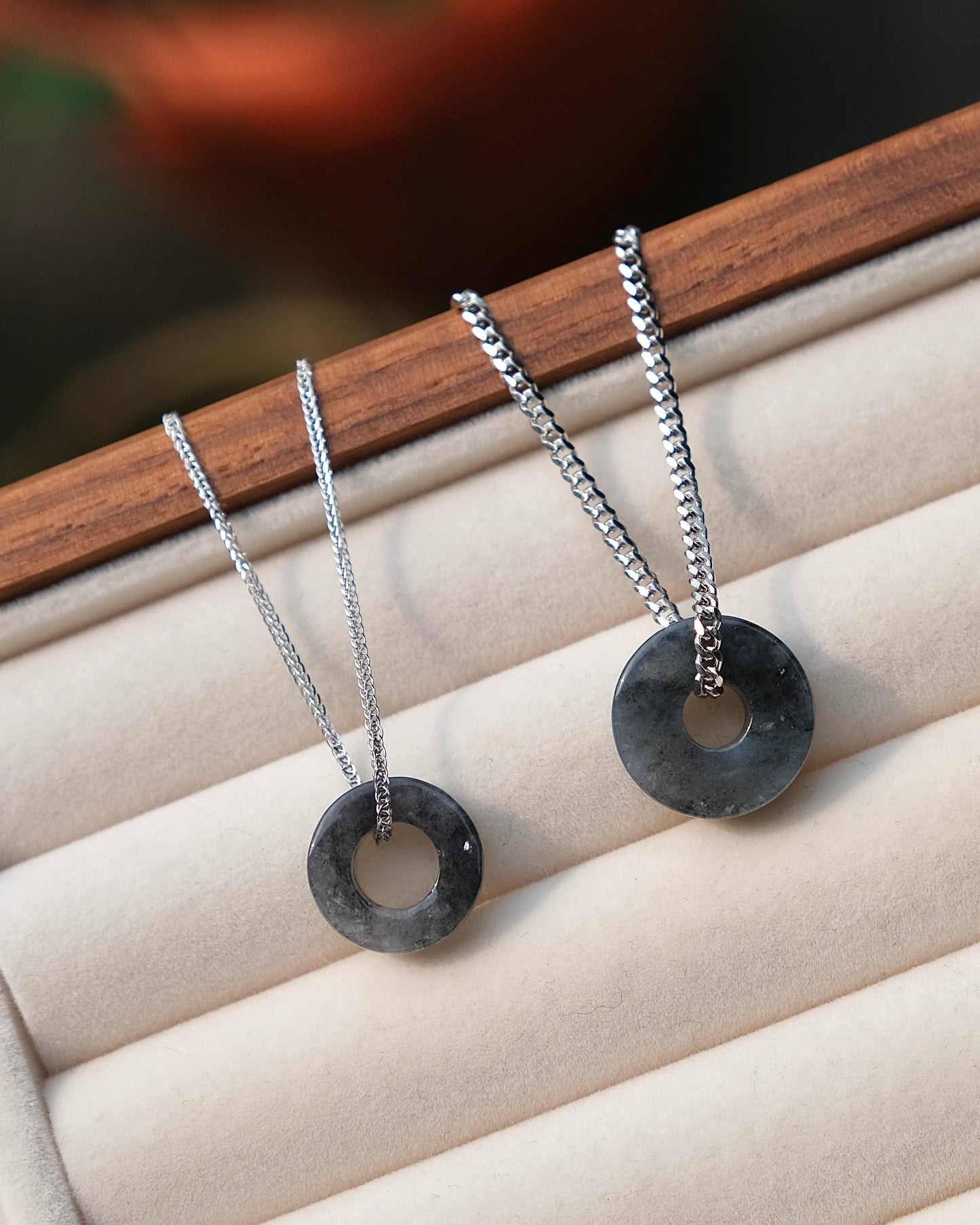 Mo Yun — Jade Necklace (Bold)