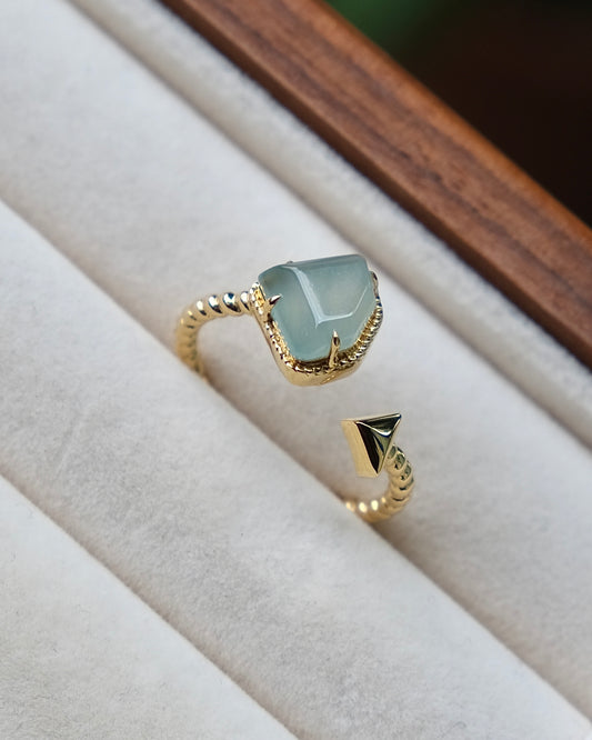 Glacier Curve Jade Ring (18K Gold)