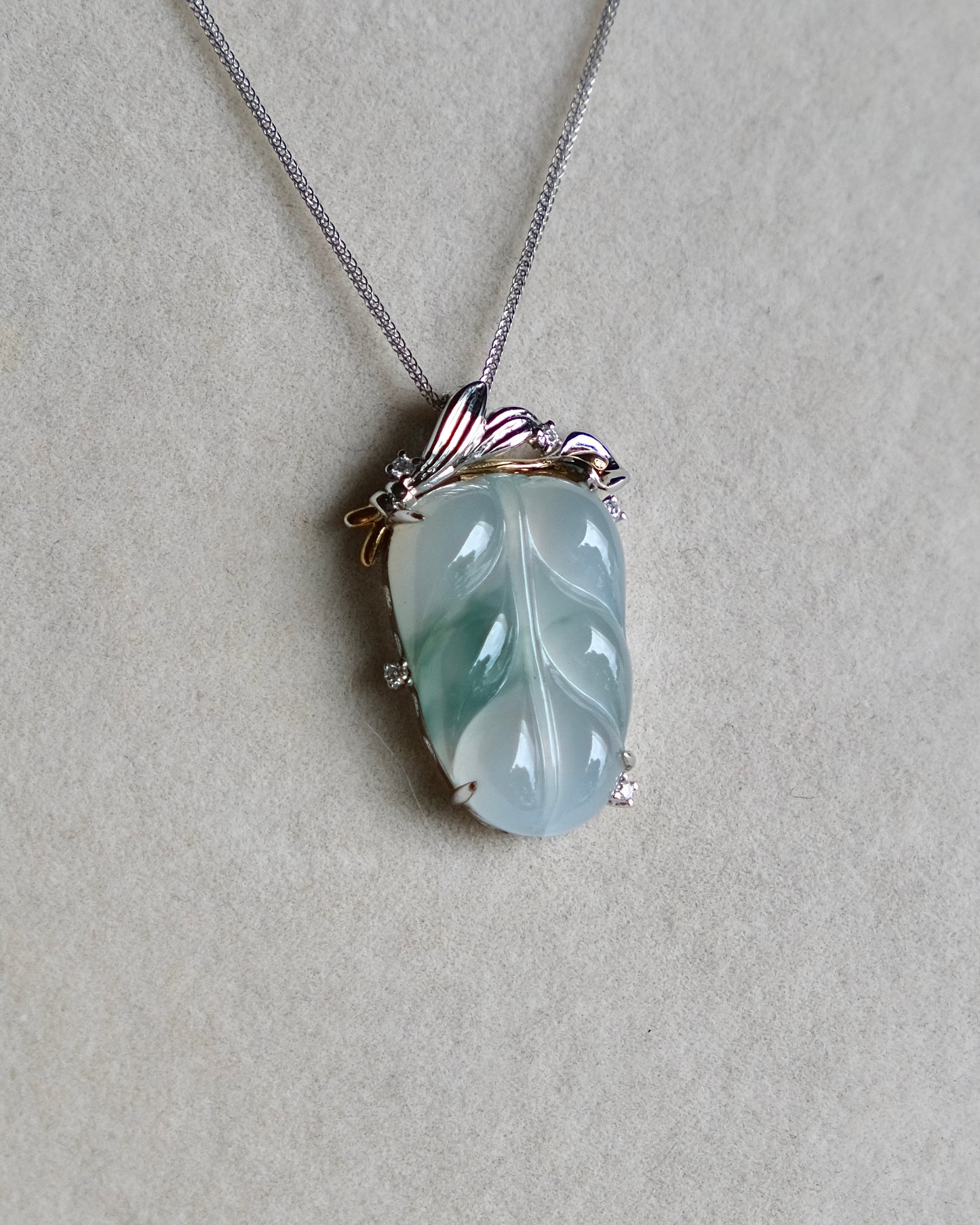 Calla Verdure Jade Pendant (18K Gold)